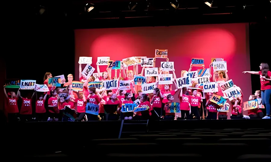 Camp d'été en Irlande : Music, Acting, Dance