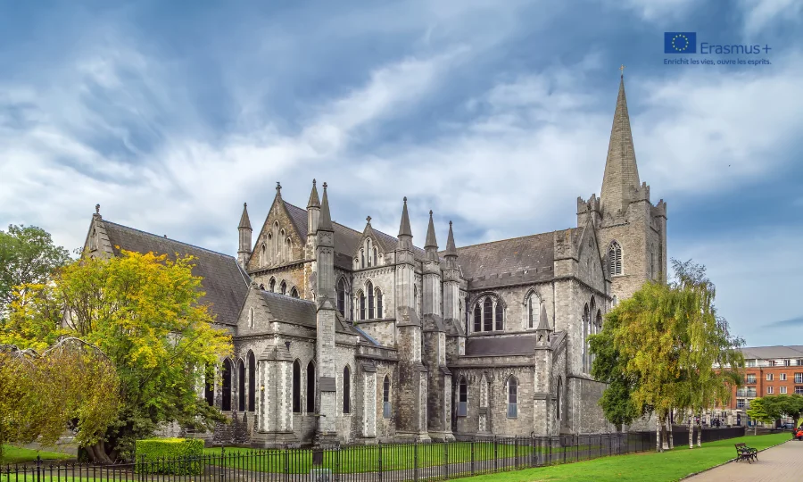 Cours d'anglais à Dublin : Une expérience linguistique au cœur d'une capitale culturelle vibrante